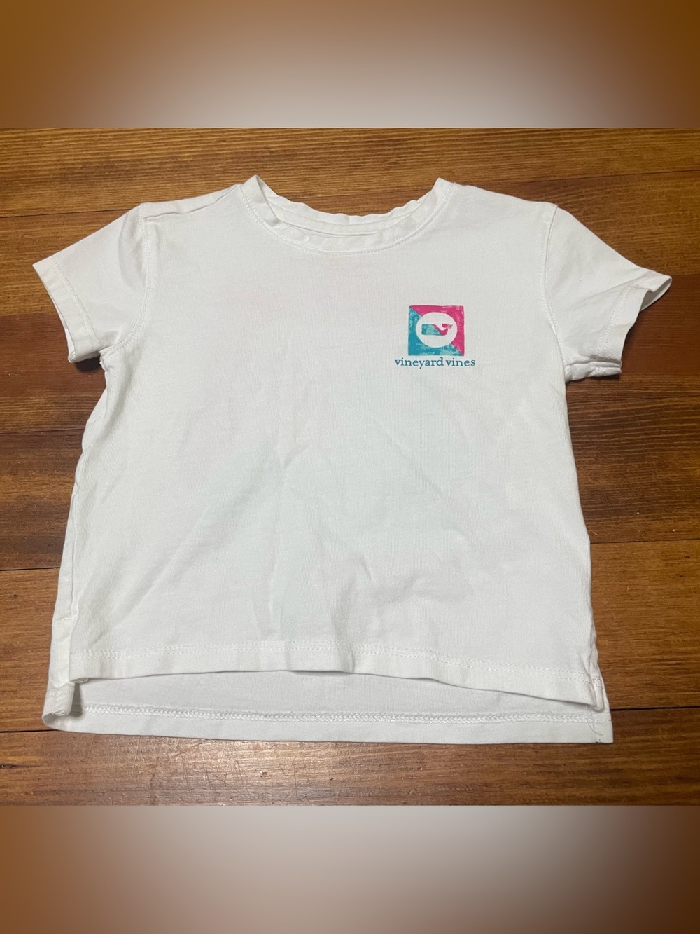 Vineyard Vines White Short-Sleeve Tee with Pink & Teal Logo Size 2T